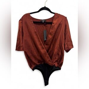 Lulu's Rust Deep V-Neck Bodysuit NWT,‎ Size Small